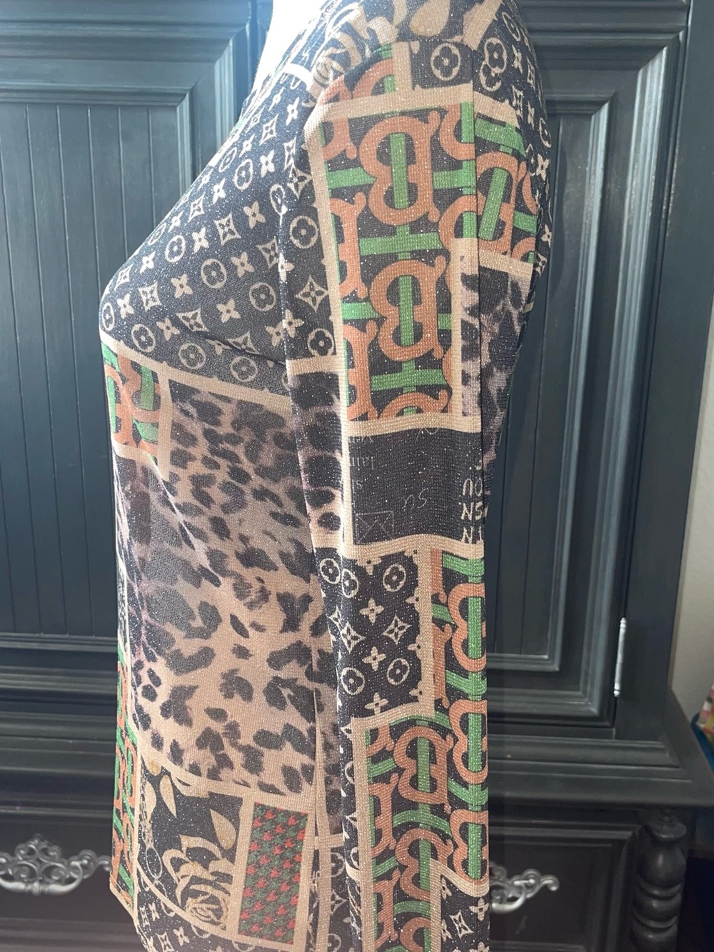 Women's Mixed Print Long Sleeve Top in Black and Tan